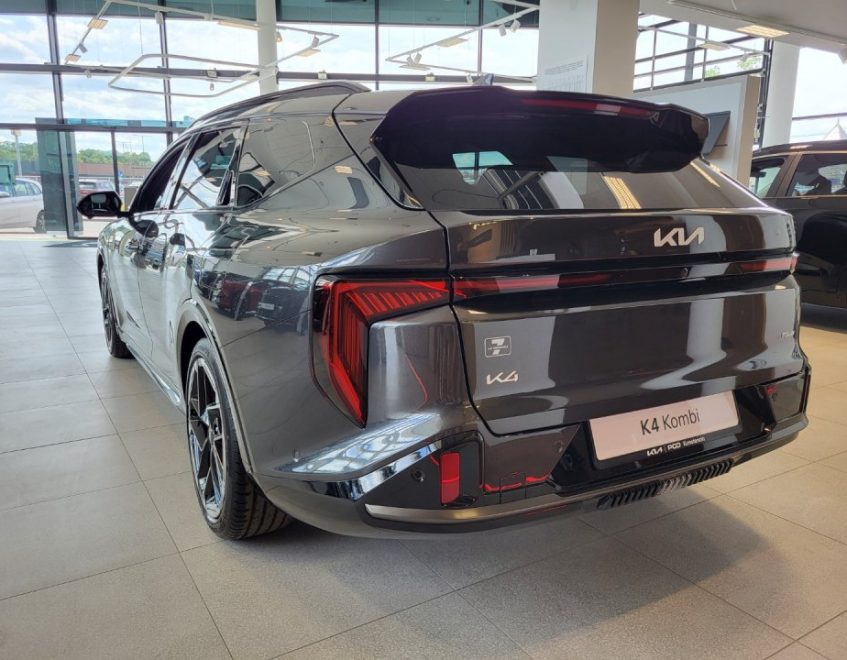 Kia K4 – zdjęcie samochodu