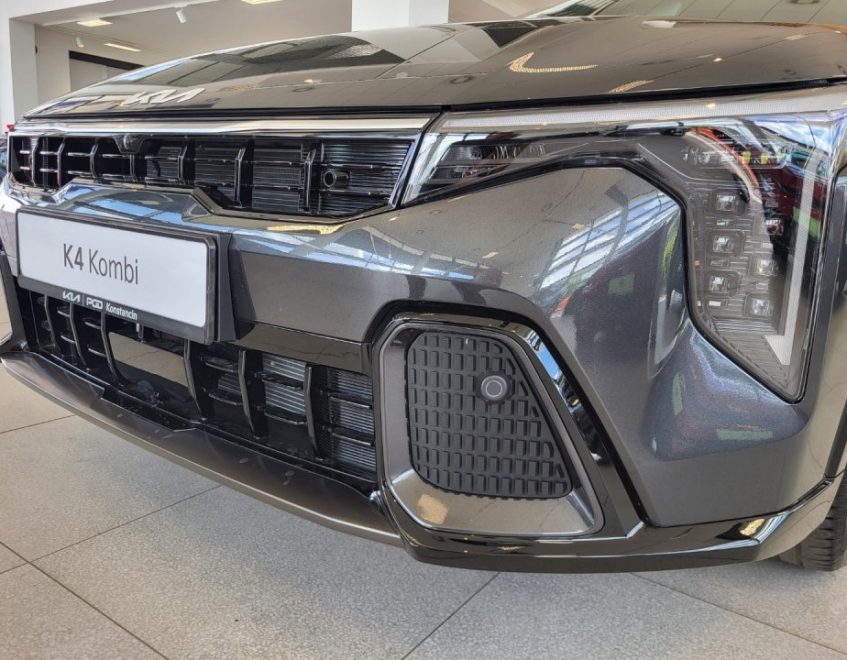 Kia K4 – zdjęcie samochodu