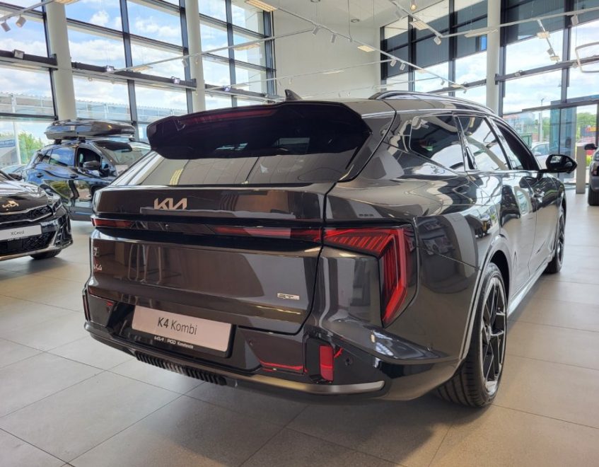 Kia K4 – zdjęcie samochodu